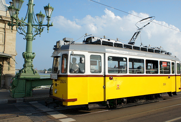 Straßenbahn in Budapest 2013 © Copyright by PANORAMO Bild lizensieren: briefe@panoramo.de